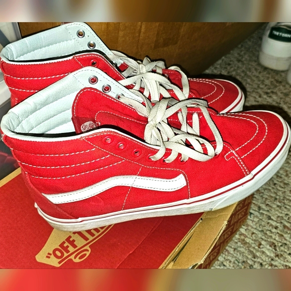 RED HI-TOP VANS SZ.10.5 MEN'S - Picture 5 of 6